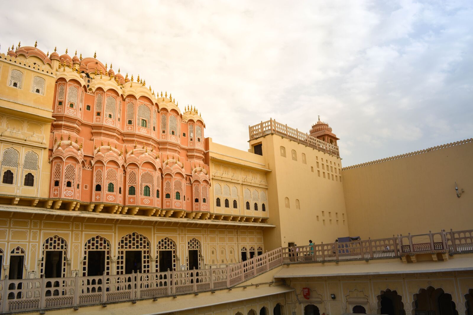 Nikon D5200 sample photo. Red, windows, history monuments photography