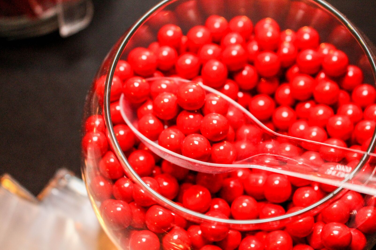 Canon EOS 700D (EOS Rebel T5i / EOS Kiss X7i) sample photo. Red, candy, sugar photography