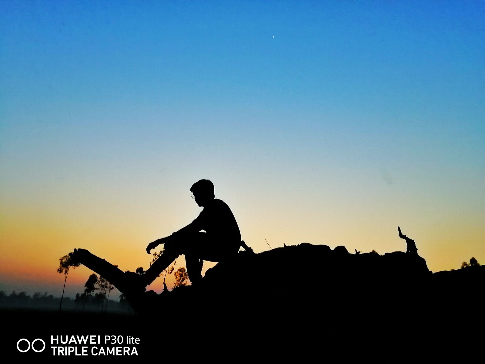 HUAWEI P30 LITE sample photo. Man, shadow, sunset photography
