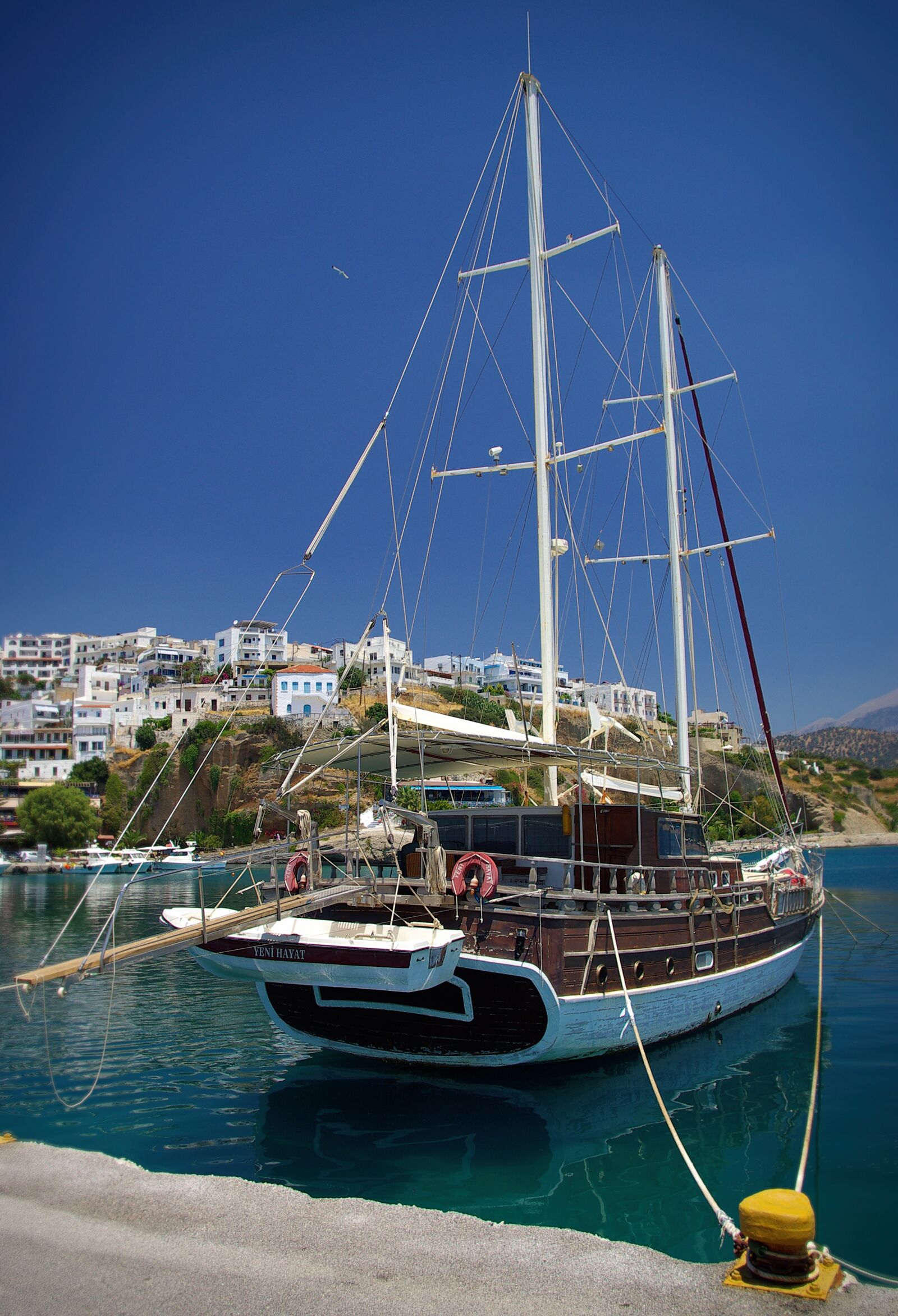 Pentax K10D sample photo. Ship, boat, crete photography
