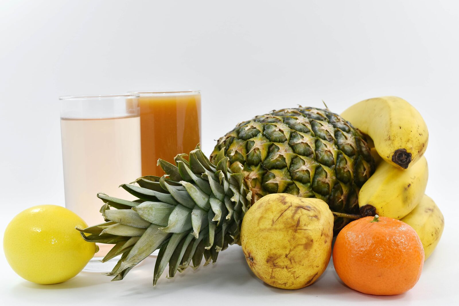 Nikon D5500 sample photo. Banana, citrus, juice, mandarin photography