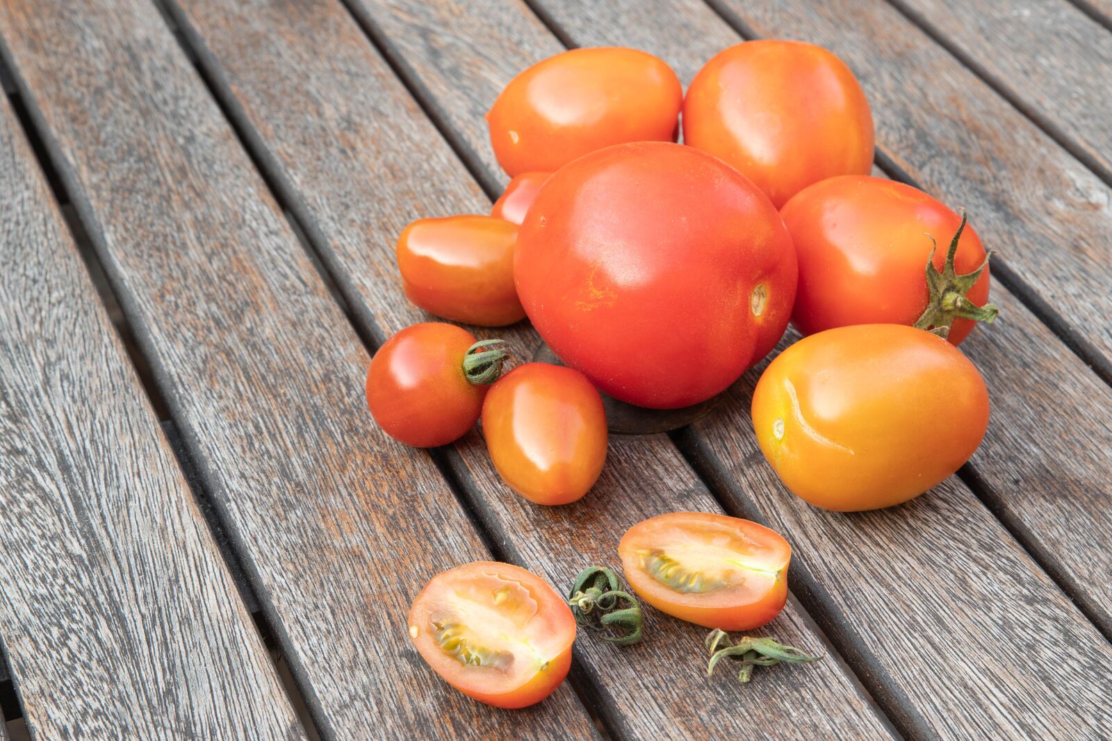 Canon EOS 6D Mark II sample photo. Tomatoes, tomato, food photography