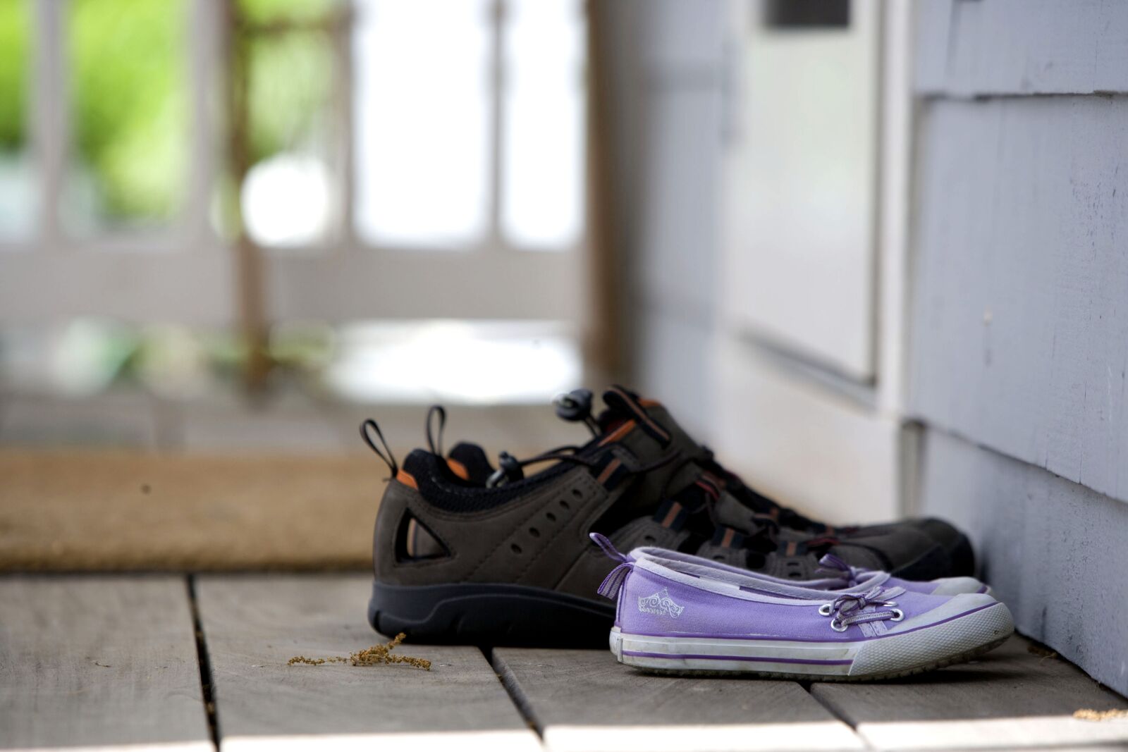 Canon EOS-1Ds Mark II sample photo. Purple, brown, sport, shoes photography