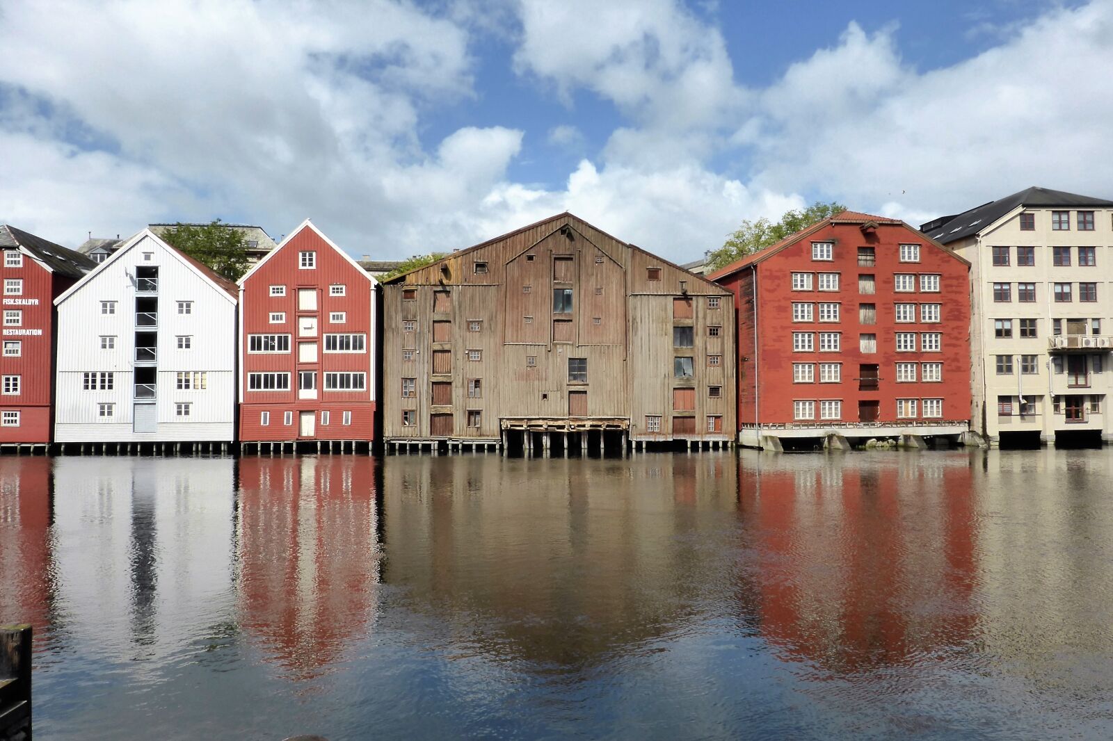 Panasonic Lumix DMC-ZS30 (Lumix DMC-TZ40) sample photo. House, old port, norway photography