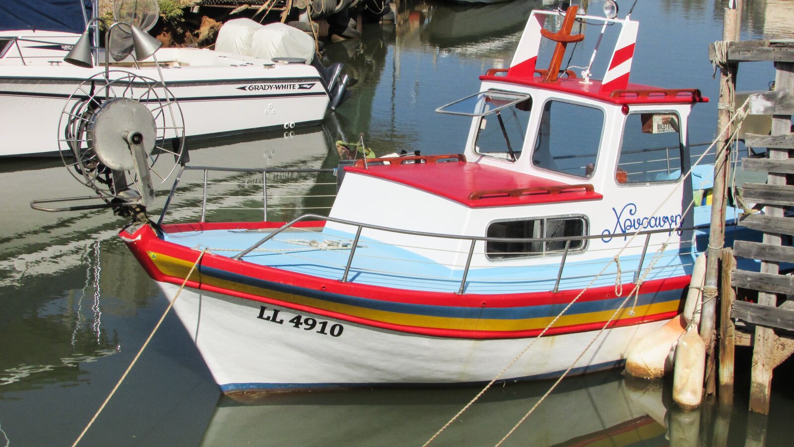 Canon PowerShot SX400 IS sample photo. Fishing boat, fishing shelter photography