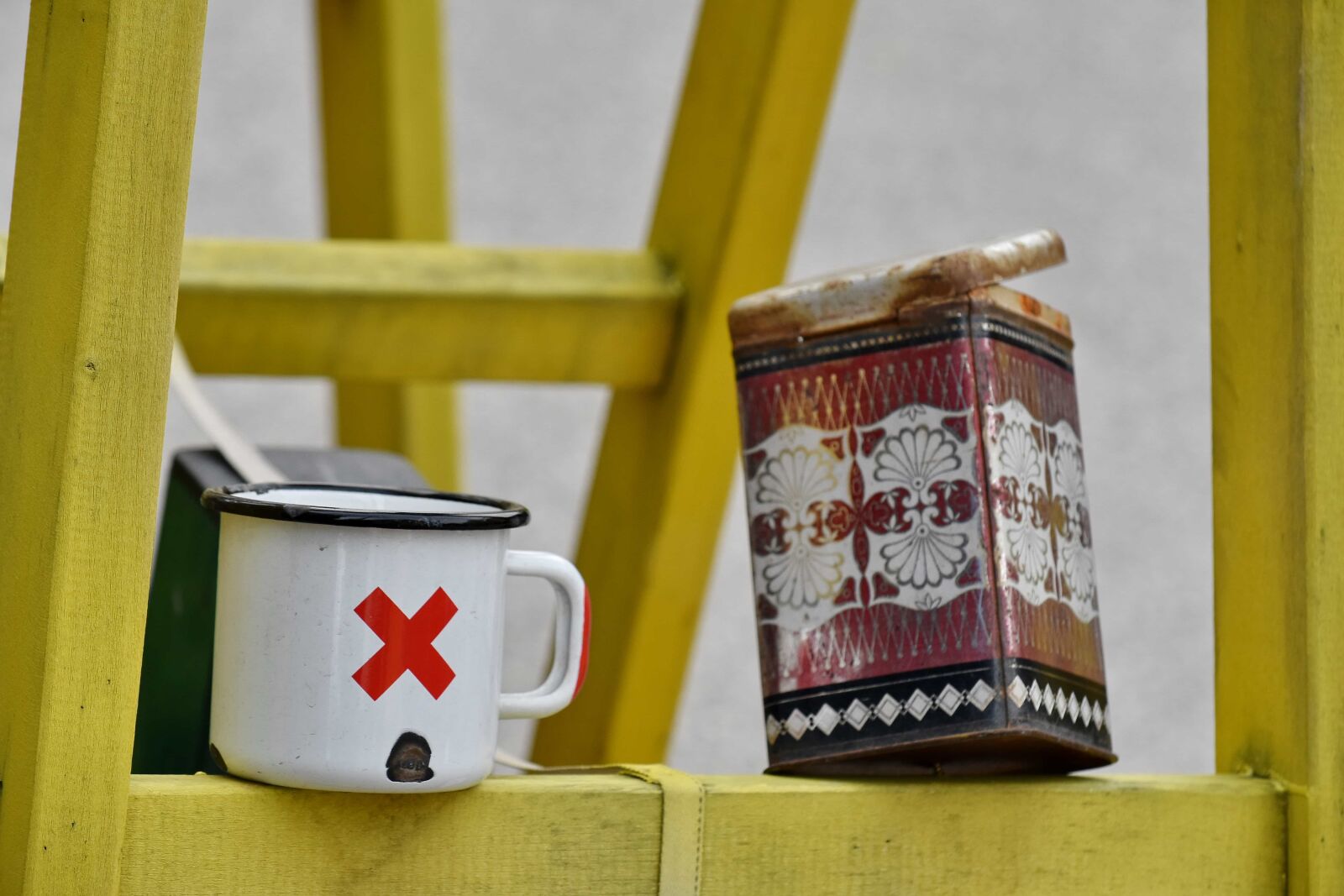 Nikon D5500 sample photo. Coffee cup, ladder, leader photography