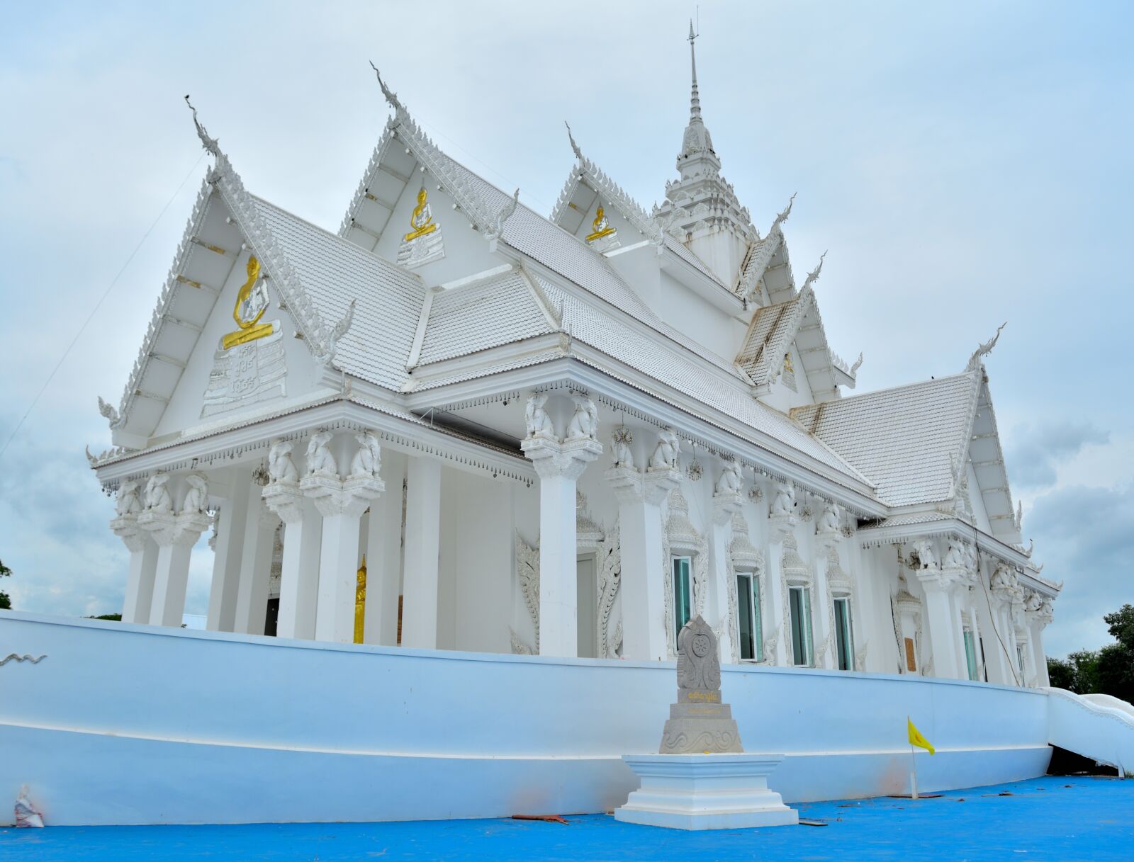 Nikon D5200 sample photo. The white temple, white photography