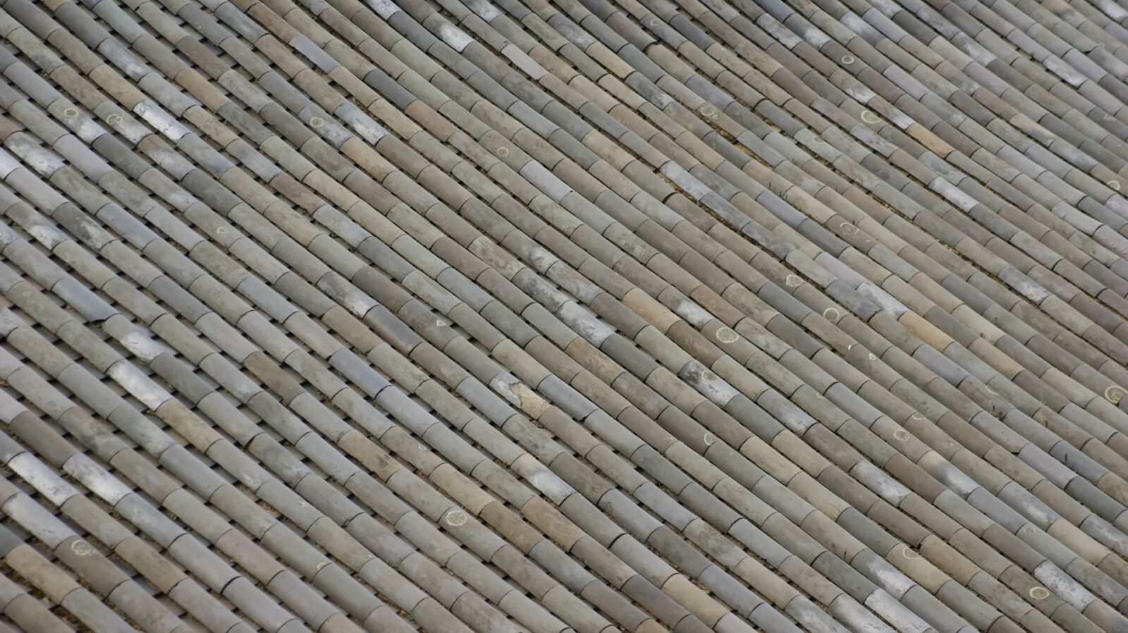 Sony Alpha DSLR-A350 sample photo. Year greetings, temple, roof photography