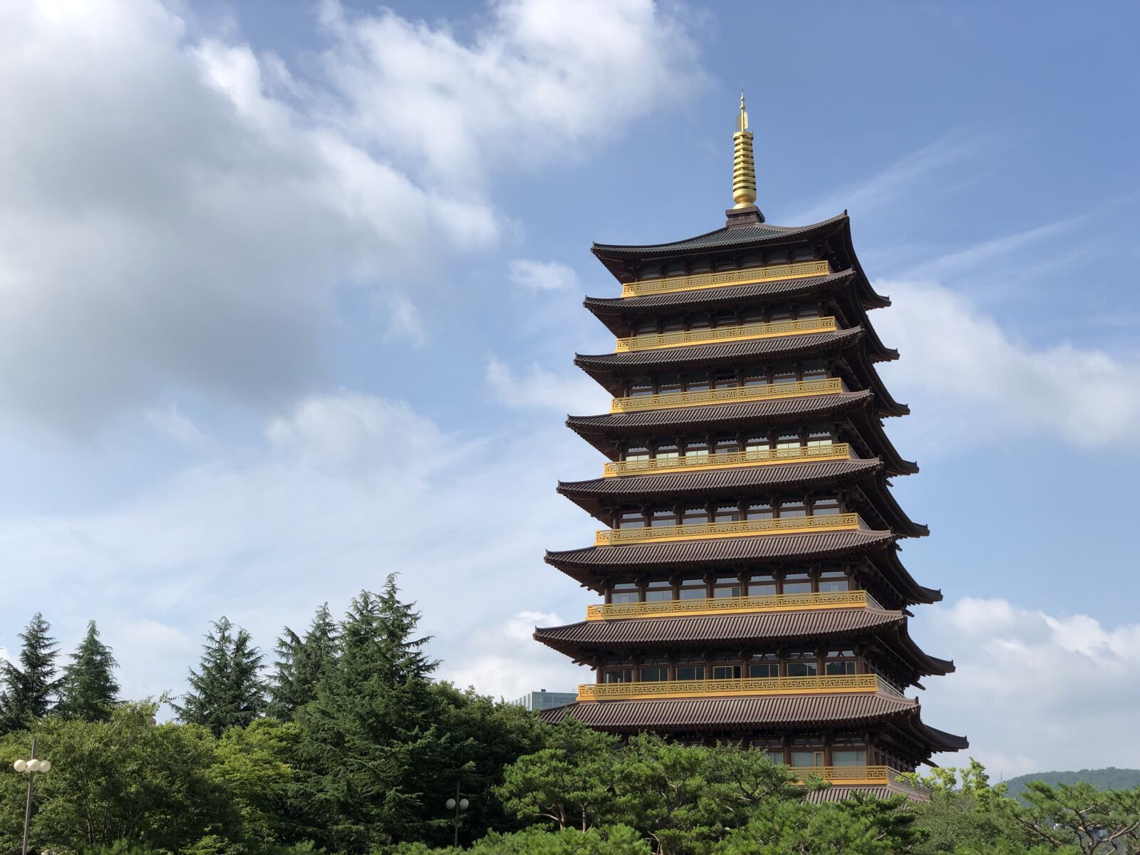 iPhone X back dual camera 6mm f/2.4 sample photo. 경주, 국보, 석탑 photography