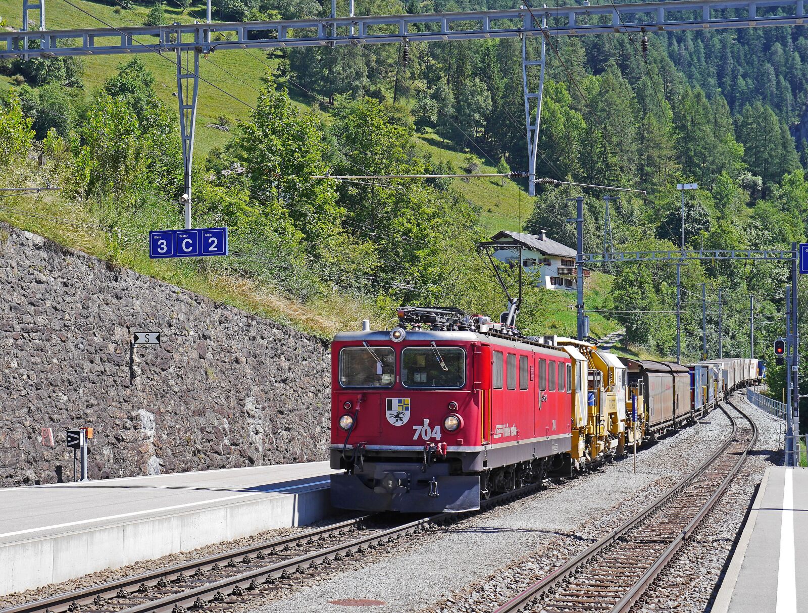 Panasonic Lumix DMC-GH3 sample photo. Rhaetian railways, freight train photography