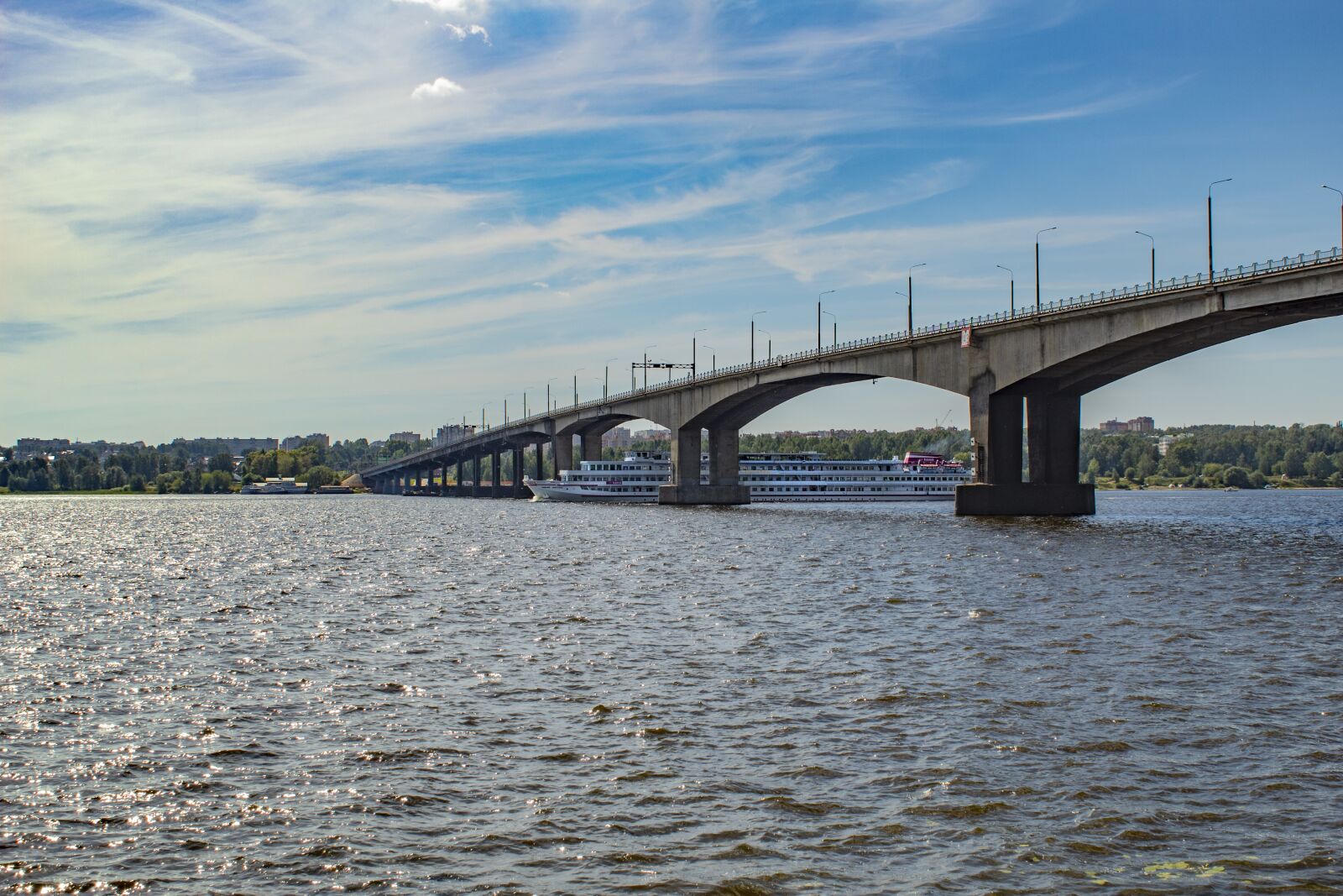 Canon EOS 4000D (EOS Rebel T100 / EOS 3000D) sample photo. Bridge, boat, river photography