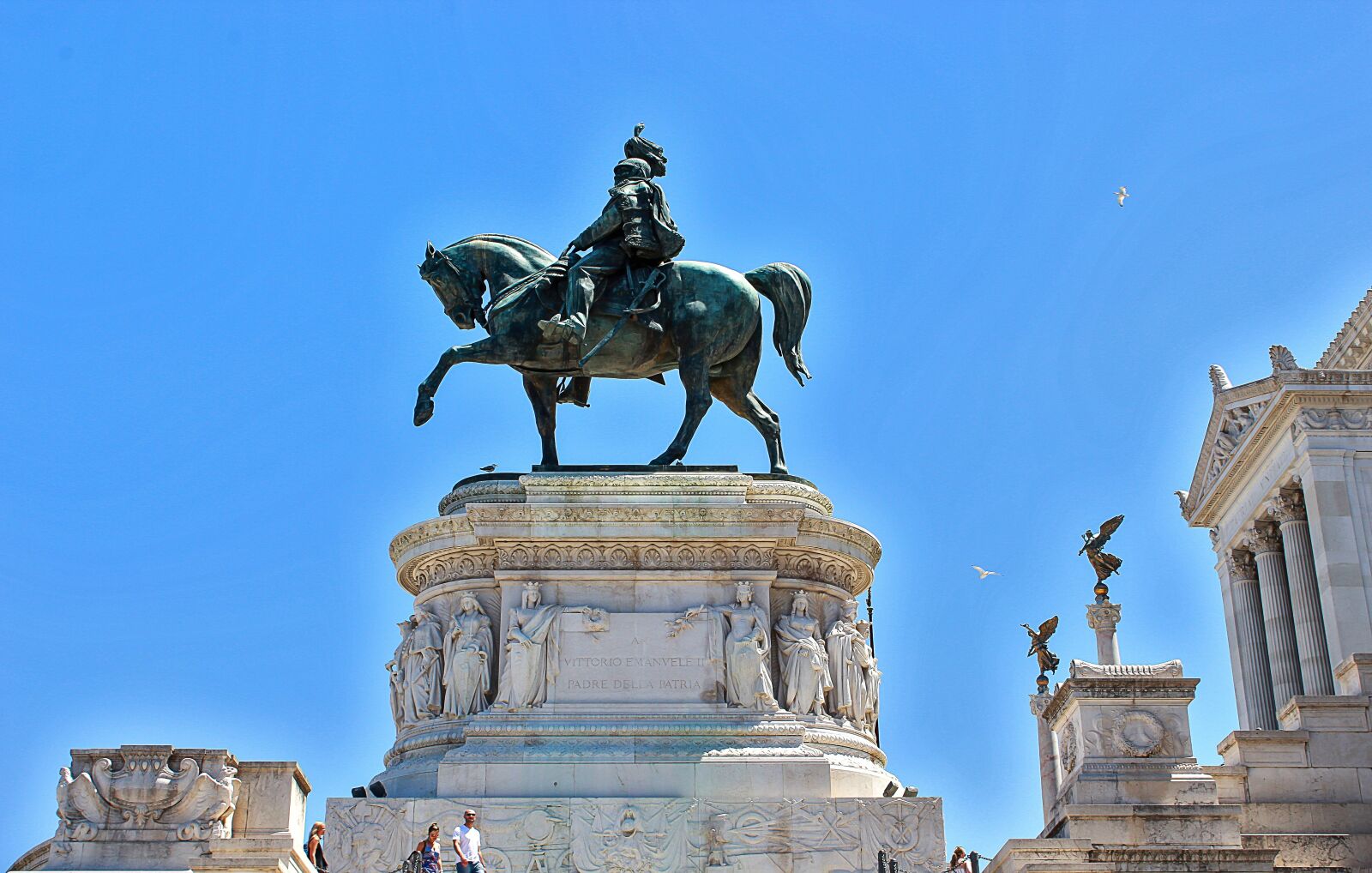 Canon EOS 1300D (EOS Rebel T6 / EOS Kiss X80) sample photo. Monument, vittorio emanuele ii photography