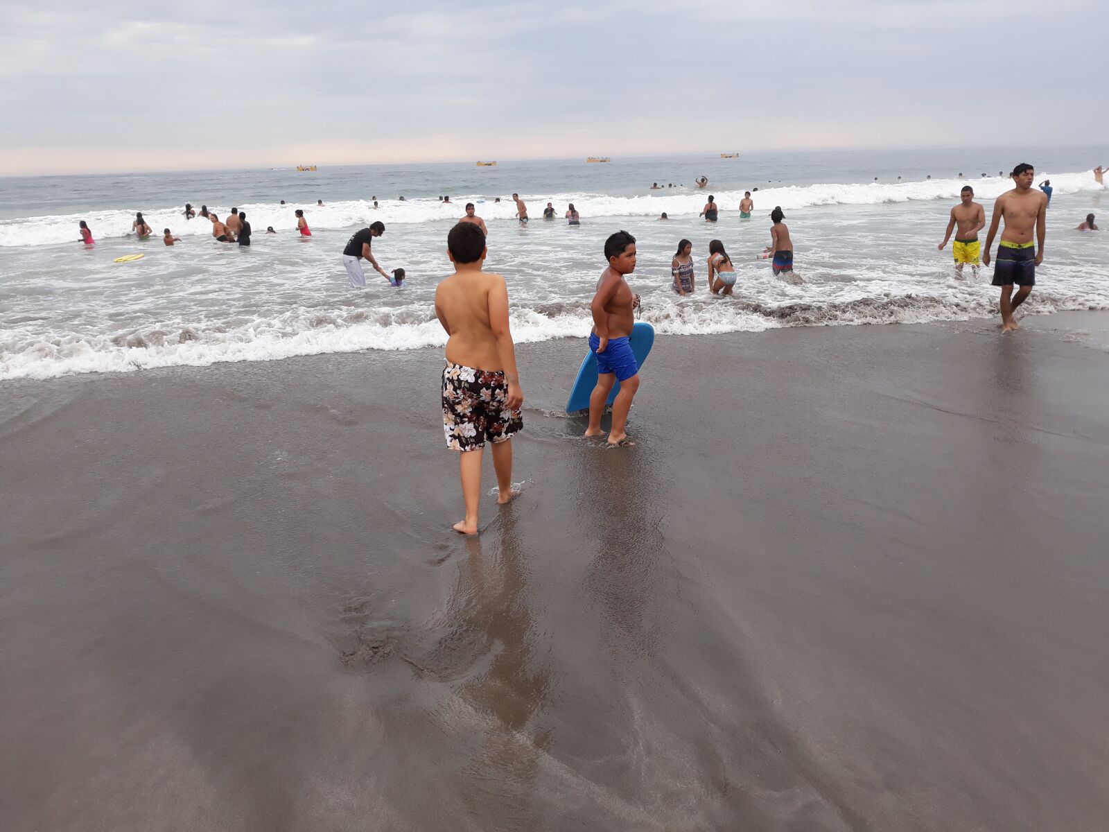 Samsung Galaxy J7 Pro sample photo. Playa, vacaciones, niños photography