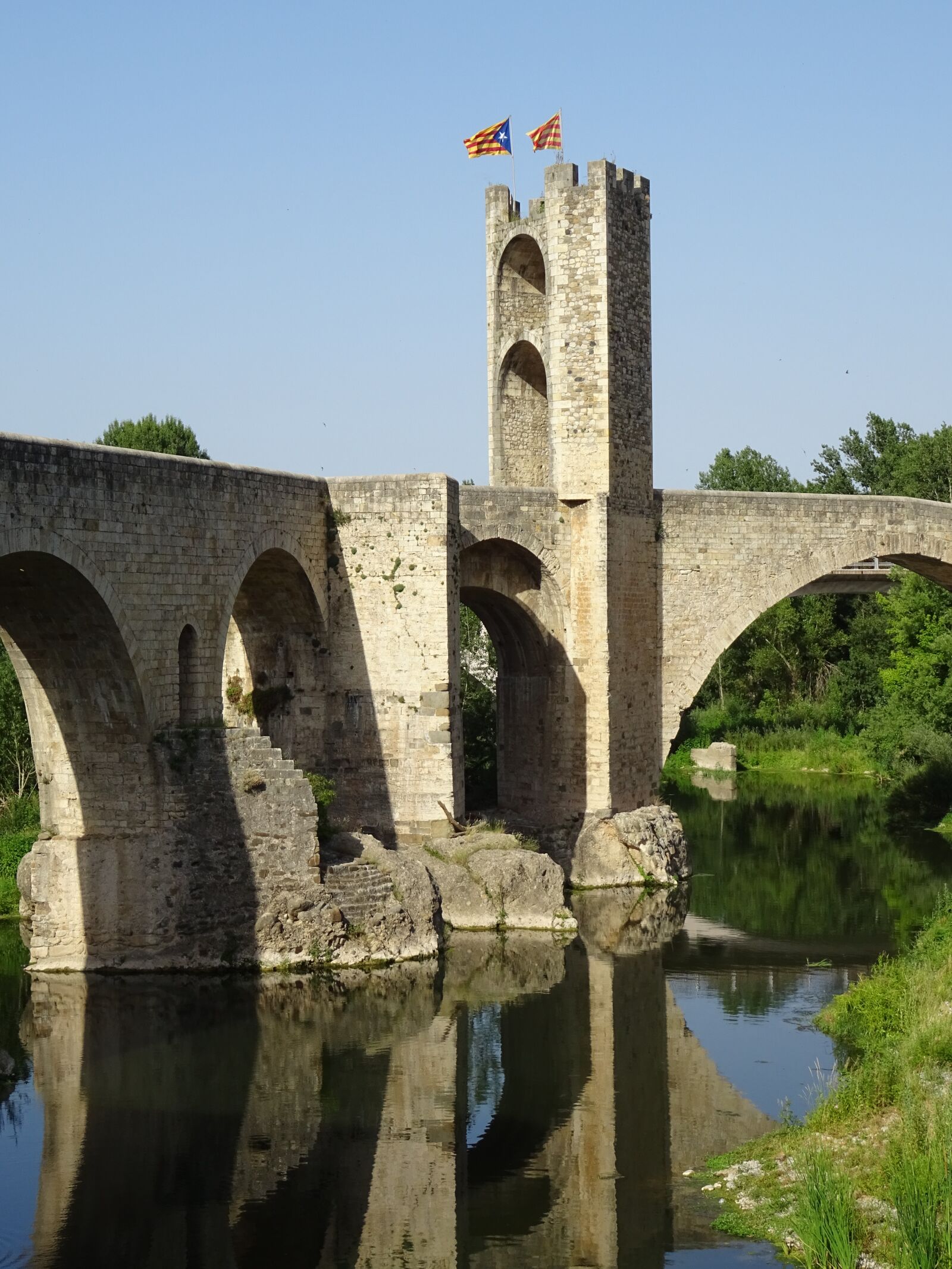 Sony DSC-HX60 sample photo. Bridge, river, besalú photography