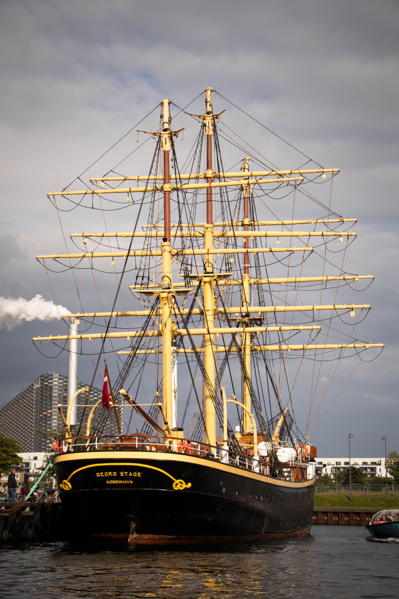Canon EOS 80D sample photo. Ship, old, vintage photography