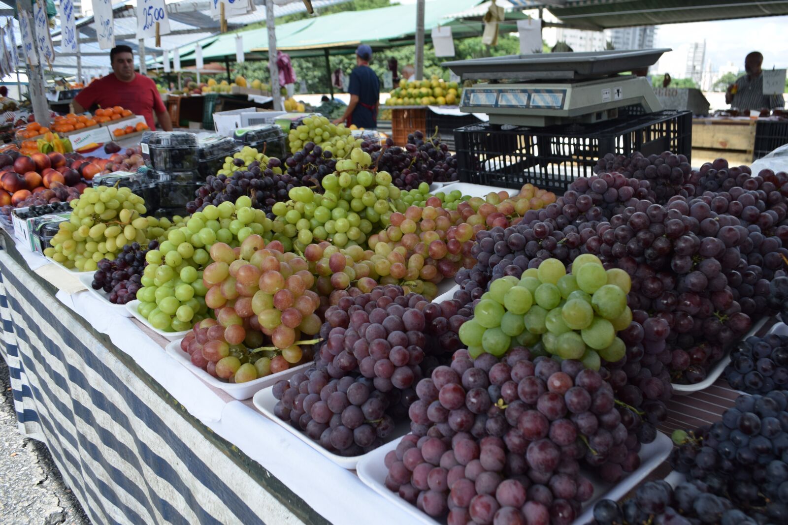 Nikon D3300 sample photo. Sao paulo, market, fruit photography