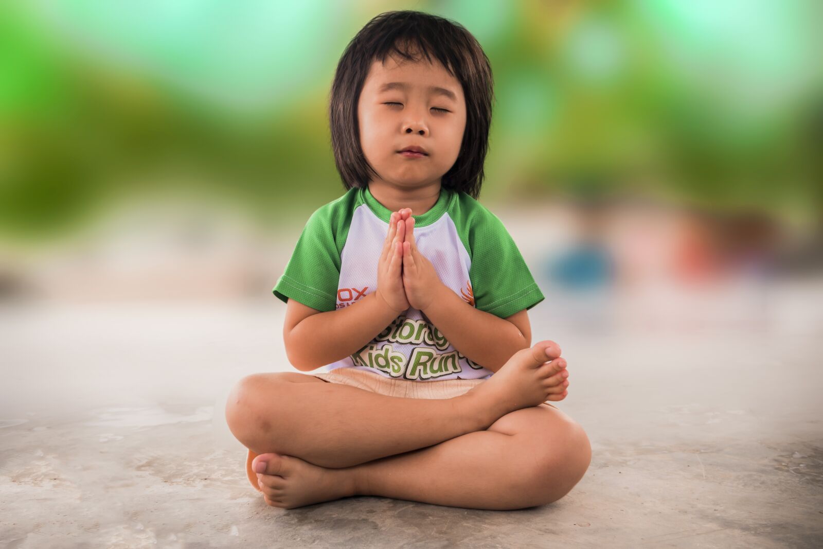 Canon PowerShot G7 X sample photo. Little girl, praying, people photography