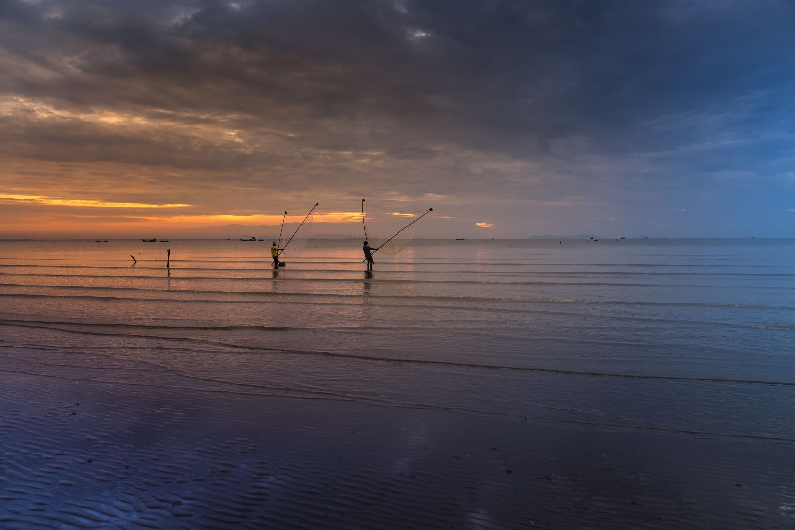Sony a7R II + Sony FE 24-70mm F2.8 GM sample photo. Clam, clouds, coast photography