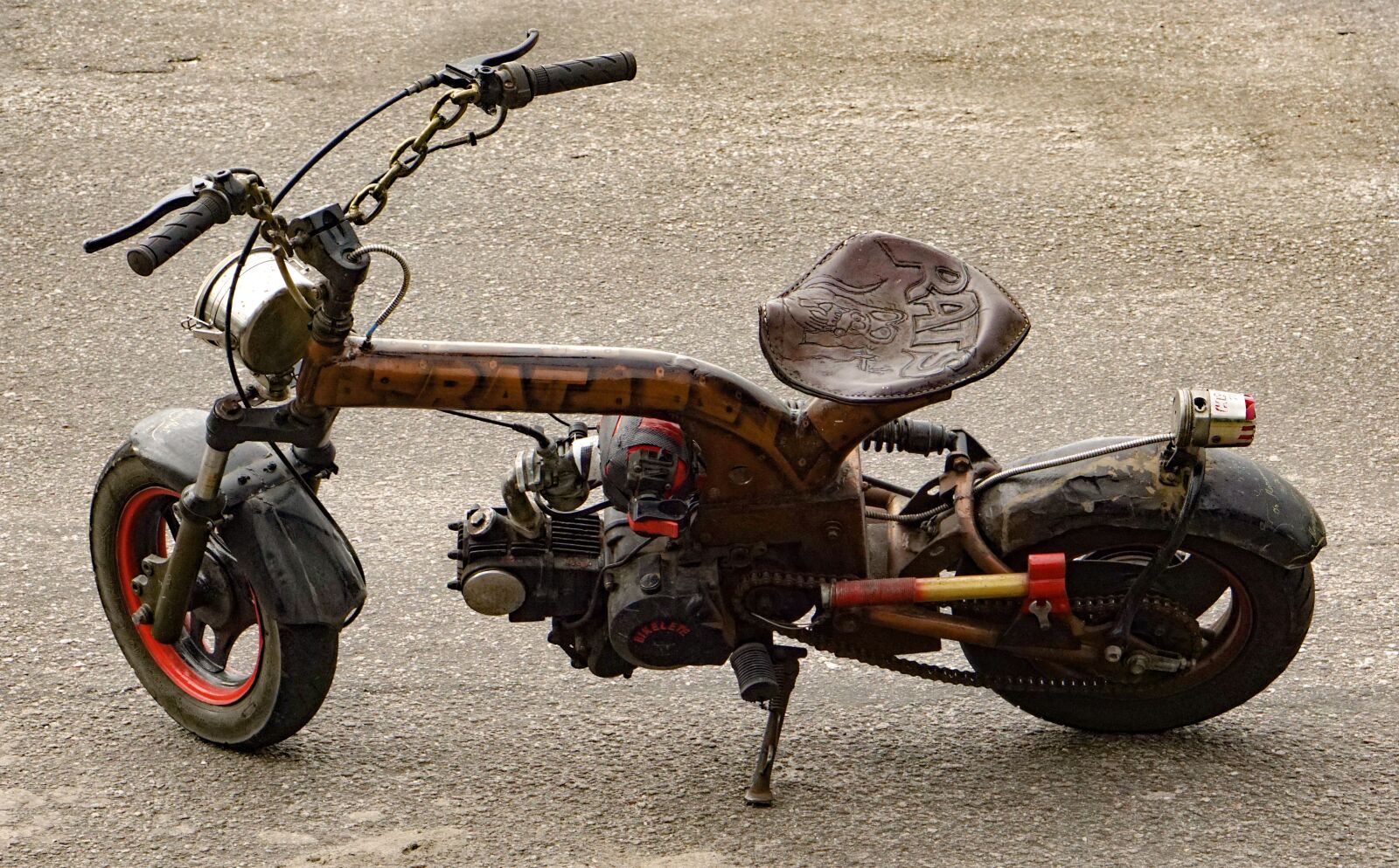 E 50mm F1.8 OSS sample photo. Vintage, motorcycle, ride photography