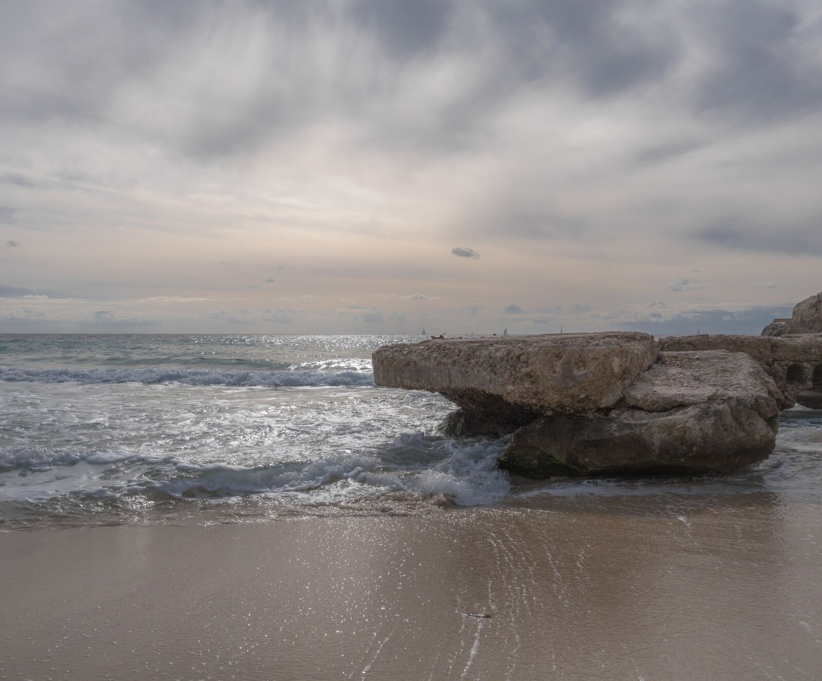 Panasonic Lumix DMC-GX8 sample photo. Body of water, sea photography