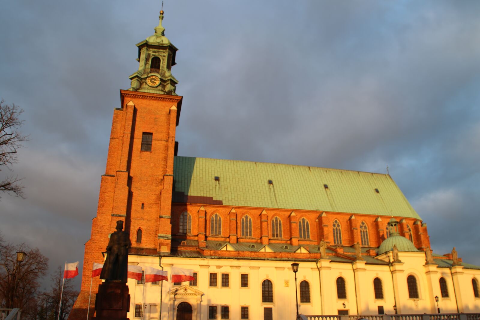 Canon EOS 80D sample photo. Gniezno, church, poland photography