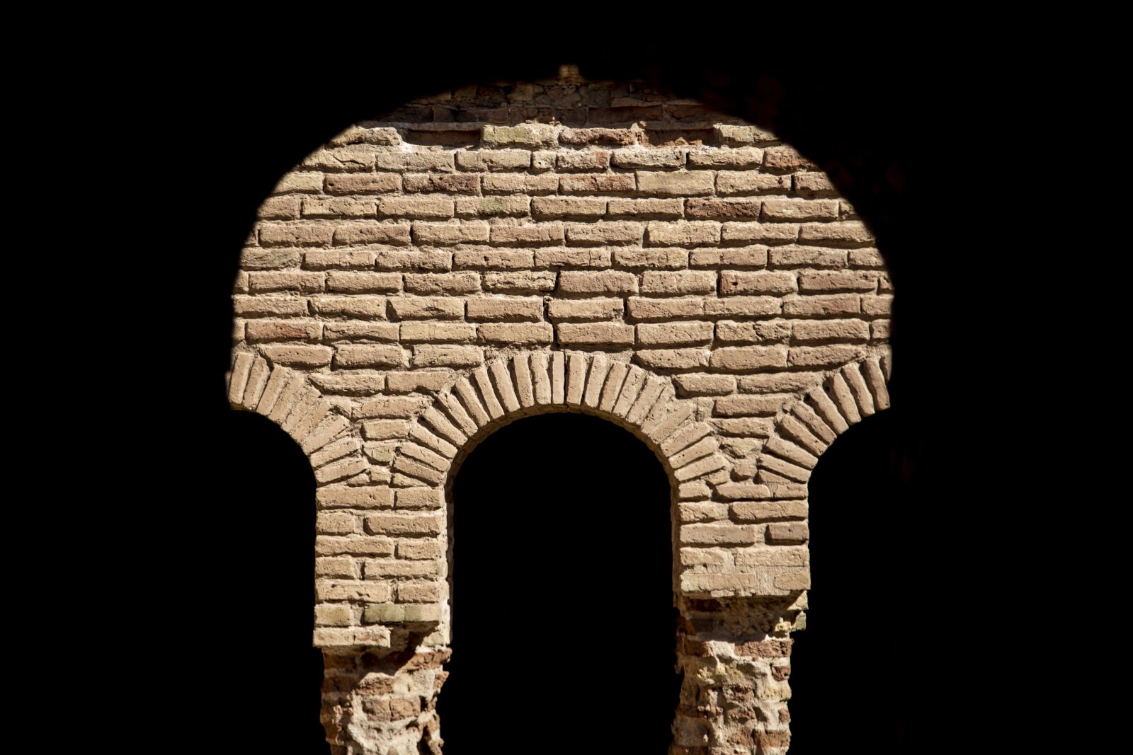 Canon EOS 6D + Canon EF 24-105mm F4L IS USM sample photo. Caravansary, monument, persian architecture photography