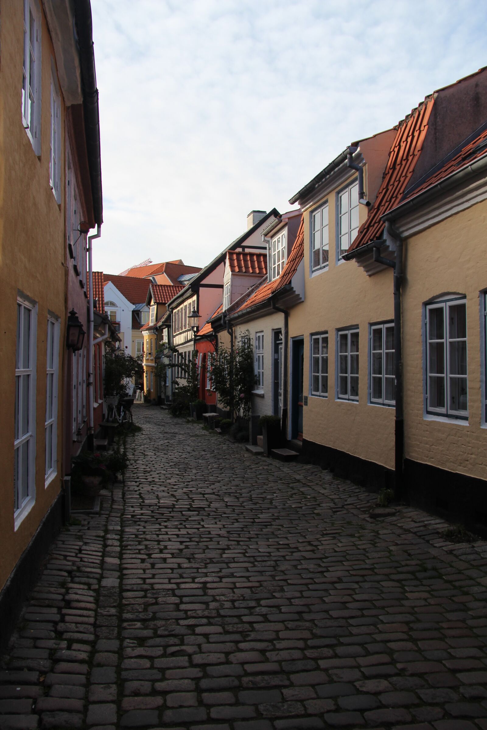 Canon EF-S 17-85mm F4-5.6 IS USM sample photo. Aalborg, denmark, alley photography