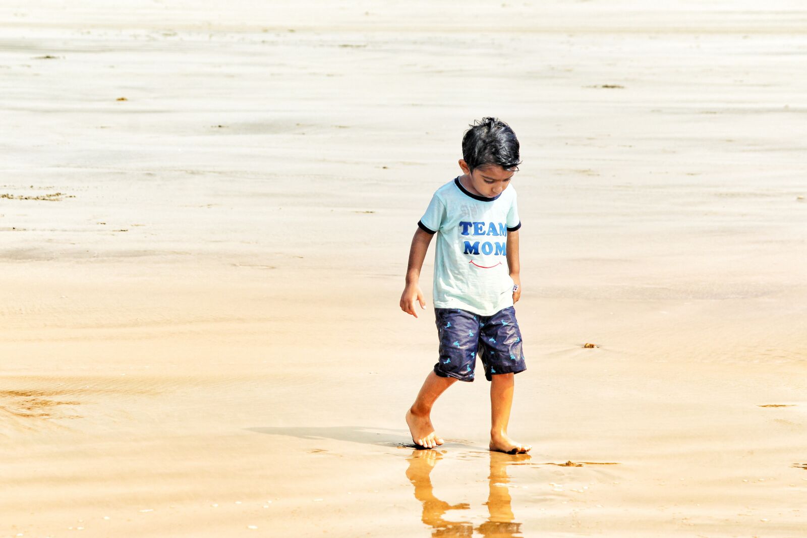 Canon EOS 1200D (EOS Rebel T5 / EOS Kiss X70 / EOS Hi) sample photo. Sea, playing, baby photography