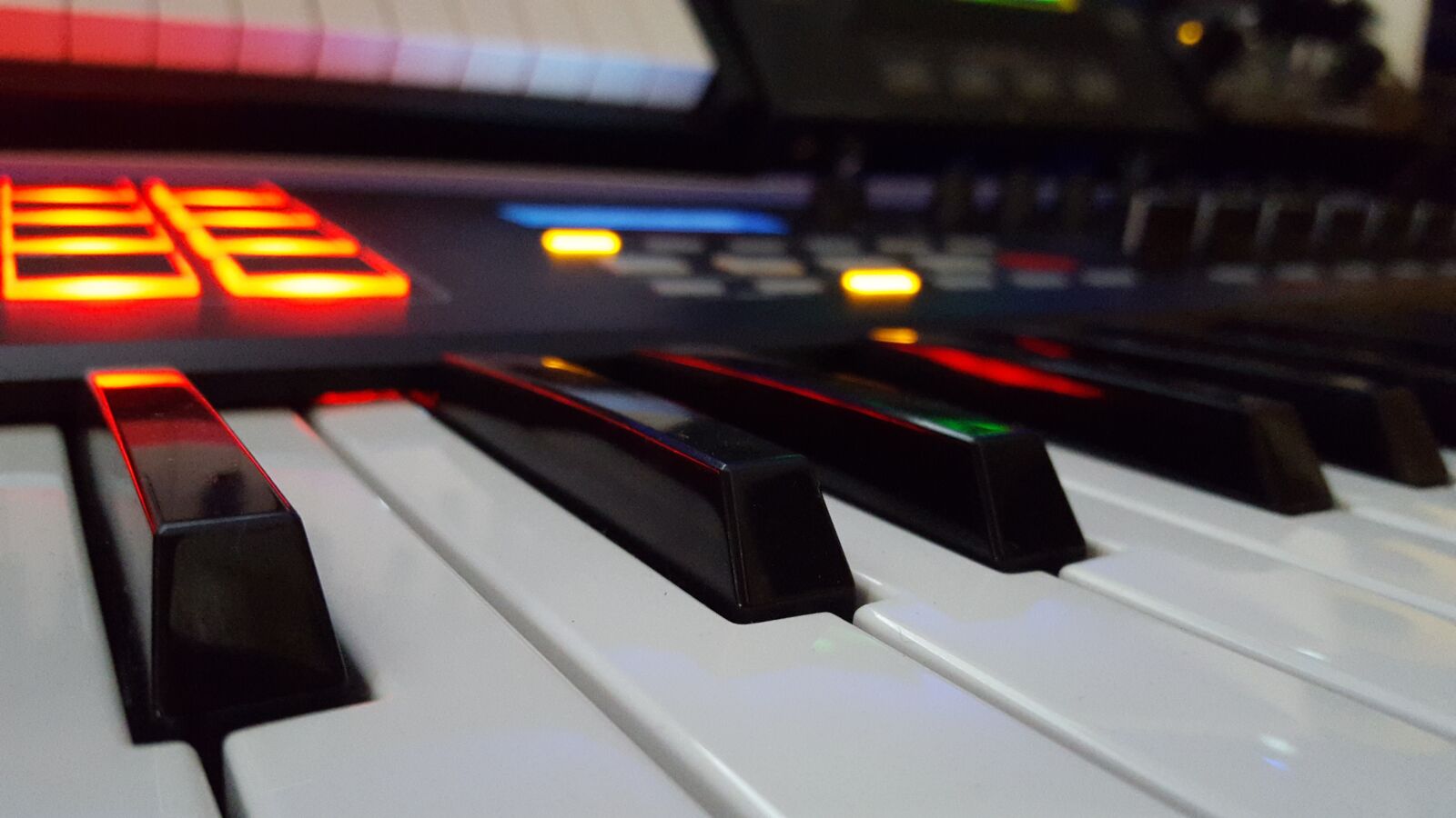 Samsung Galaxy S6 sample photo. Piano, keyboard, music photography