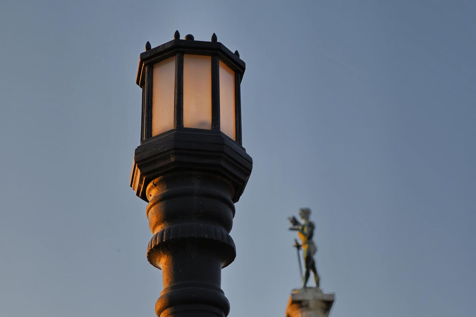 Nikon D5500 sample photo. Capital city, dusk, lamp photography