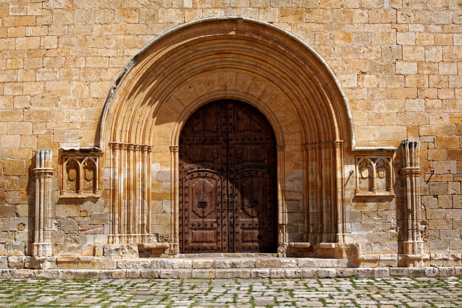 Nikon D50 sample photo. Catalonia, spain, romanesque photography
