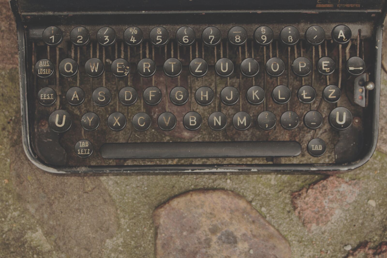 Canon EOS 700D (EOS Rebel T5i / EOS Kiss X7i) sample photo. Print, antique, paper photography
