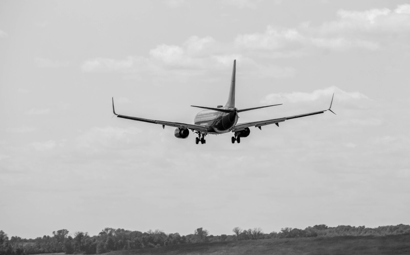 Canon EOS 700D (EOS Rebel T5i / EOS Kiss X7i) sample photo. Airplane, aircraft, airport photography