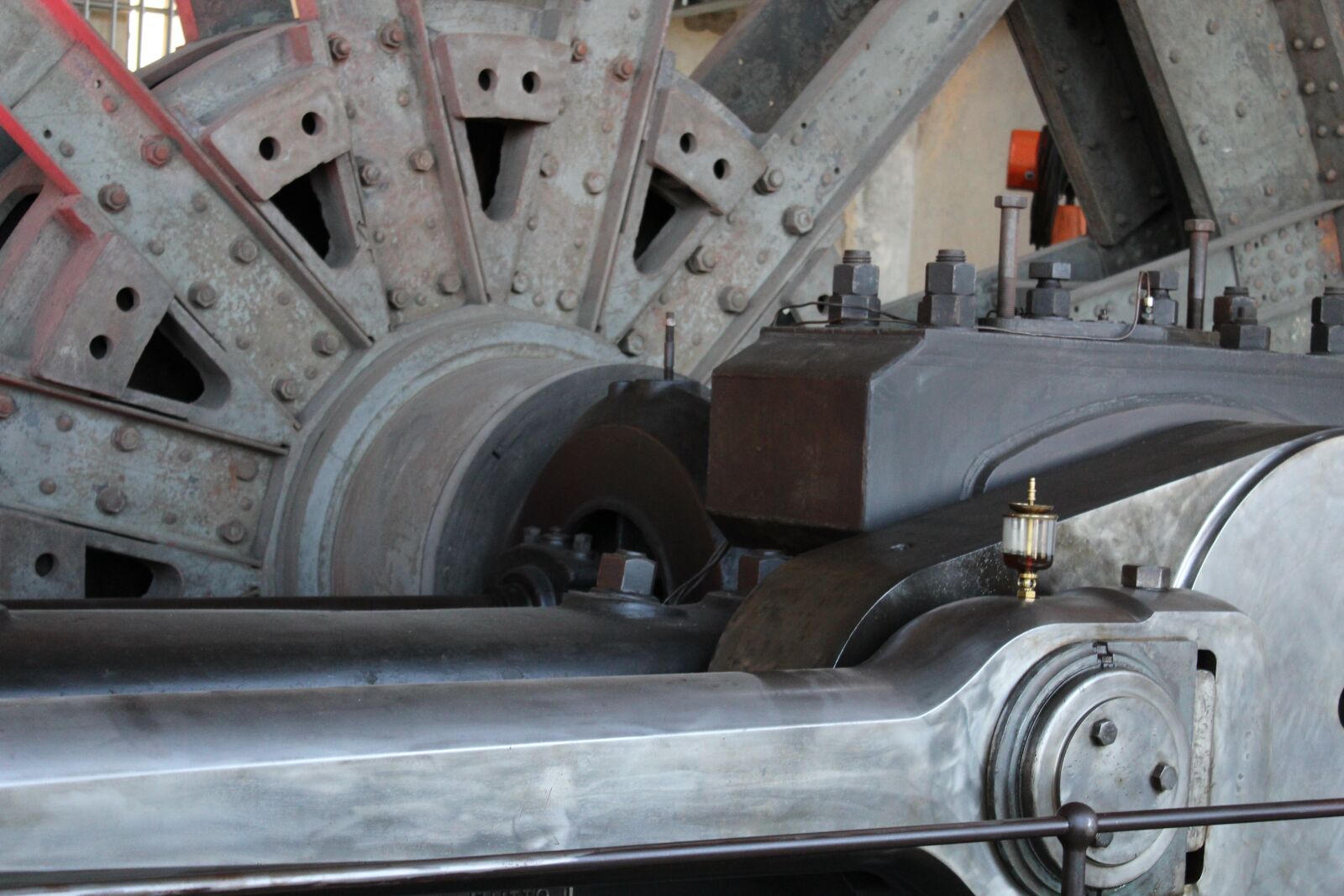 Canon EOS 1300D (EOS Rebel T6 / EOS Kiss X80) sample photo. Steam engine, wheel, crank photography