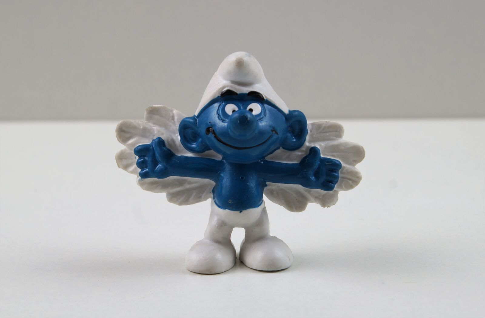 Sony DT 18-70mm F3.5-5.6 sample photo. Smurf, smurfs, angel smurf photography