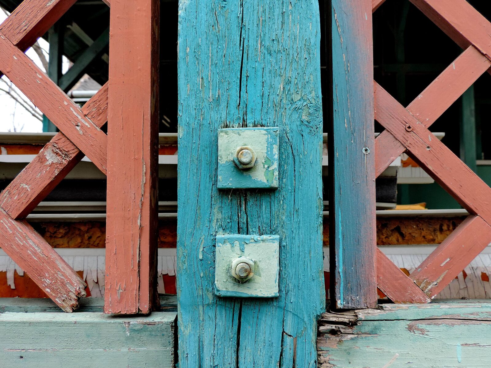 Nikon Coolpix P520 sample photo. Latch, old, catch, wood photography