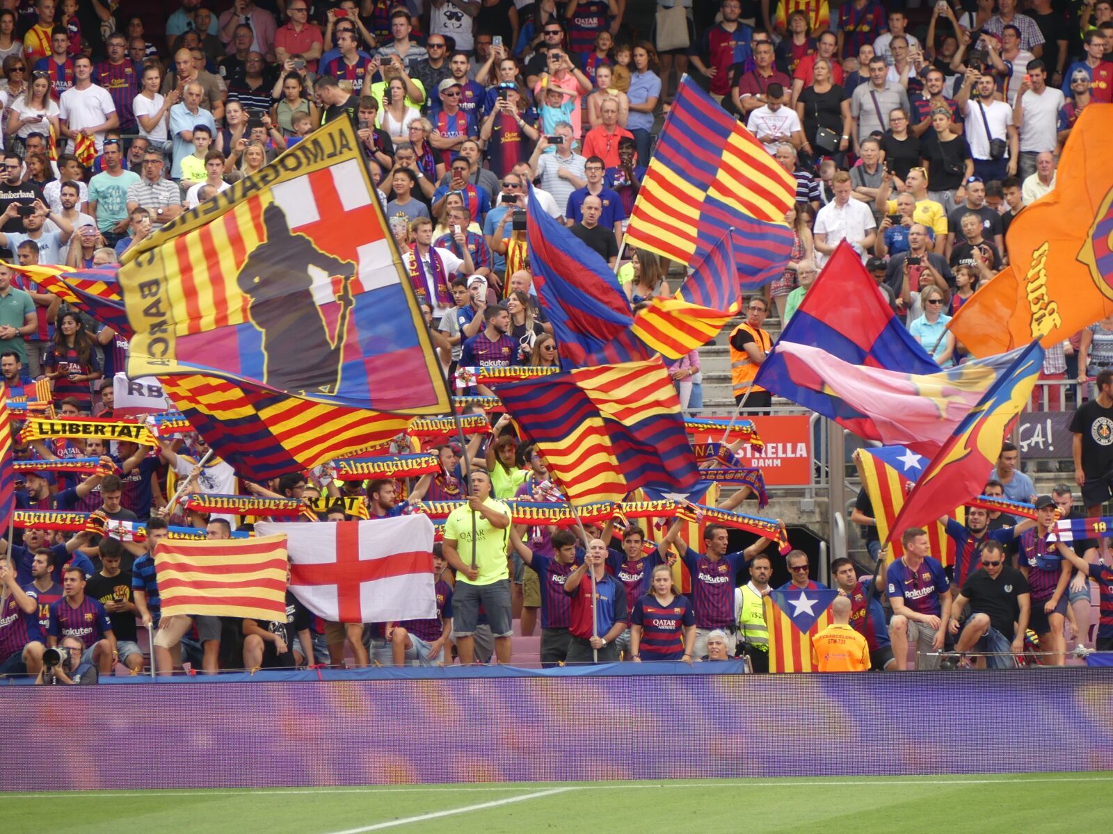Panasonic Lumix DMC-FZ300 sample photo. Football, stadium, fans photography