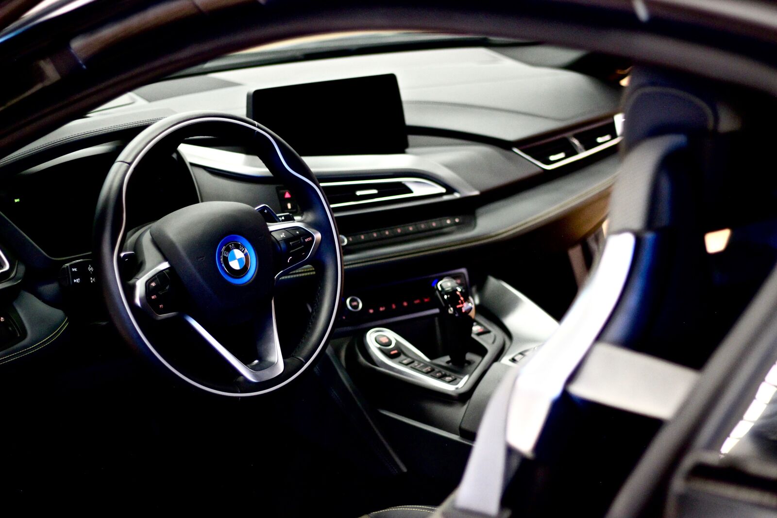 Canon EOS 600D (Rebel EOS T3i / EOS Kiss X5) sample photo. Bmw, steering wheel, car photography
