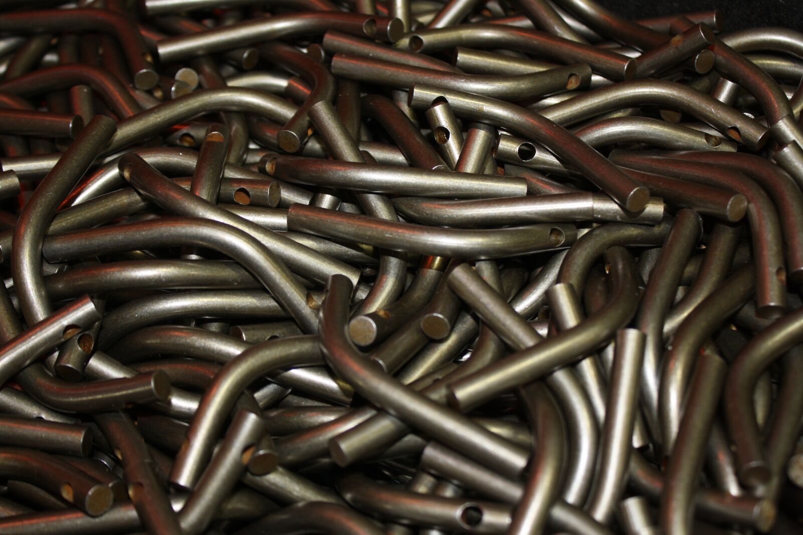 Canon EOS 1000D (EOS Digital Rebel XS / EOS Kiss F) sample photo. Steel, pins, industry photography