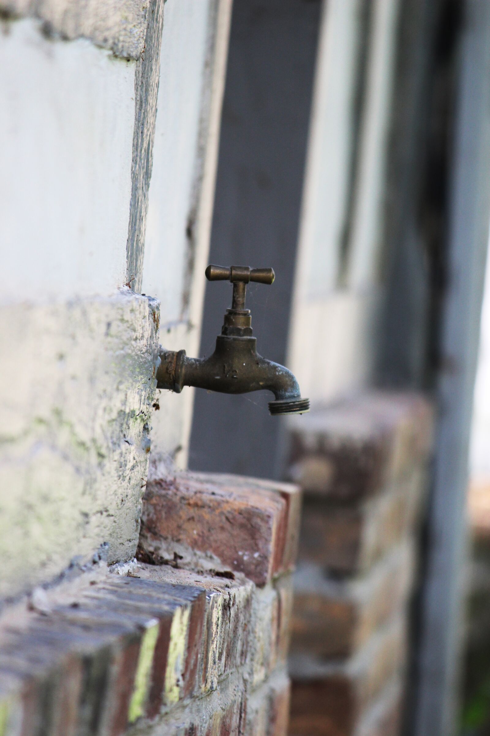 Canon EOS 600D (Rebel EOS T3i / EOS Kiss X5) sample photo. Faucet, water, monthuit photography