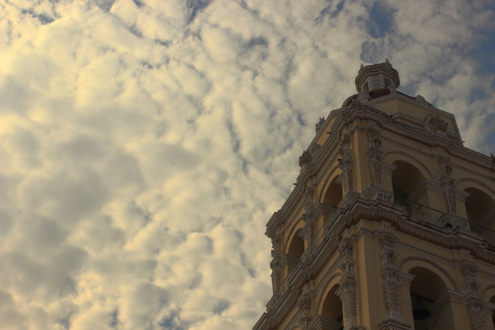 Canon EOS 600D (Rebel EOS T3i / EOS Kiss X5) sample photo. Travel, architecture, sky photography