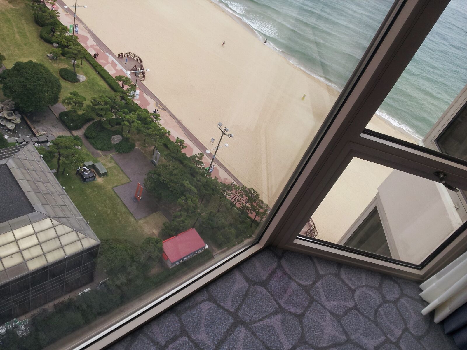 Samsung Galaxy S2 sample photo. Sea, landscape, window photography