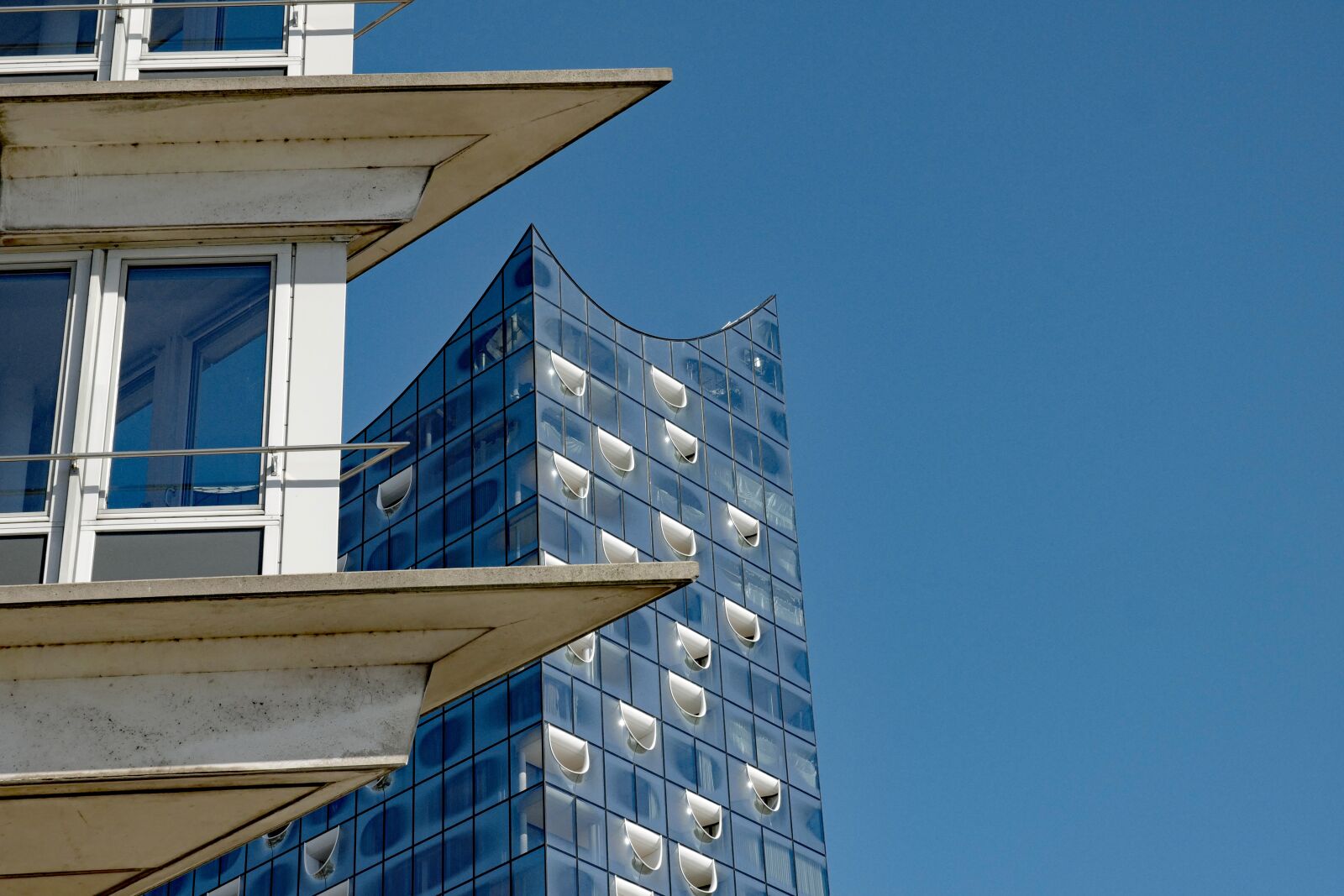 Vario-Elmar TL 1:3.5-5.6 / 18-56 ASPH. sample photo. Elbe philharmonic hall, hamburg photography
