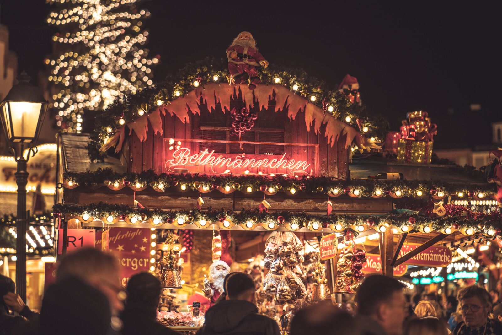 Sony a7R III + Samyang AF 85mm F1.4 FE sample photo. Christmas market, christmas, frankfurt photography