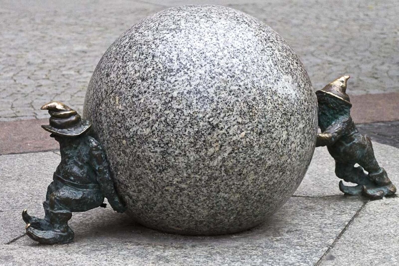 Nikon D3100 sample photo. Sculpture, statue, art, metal photography
