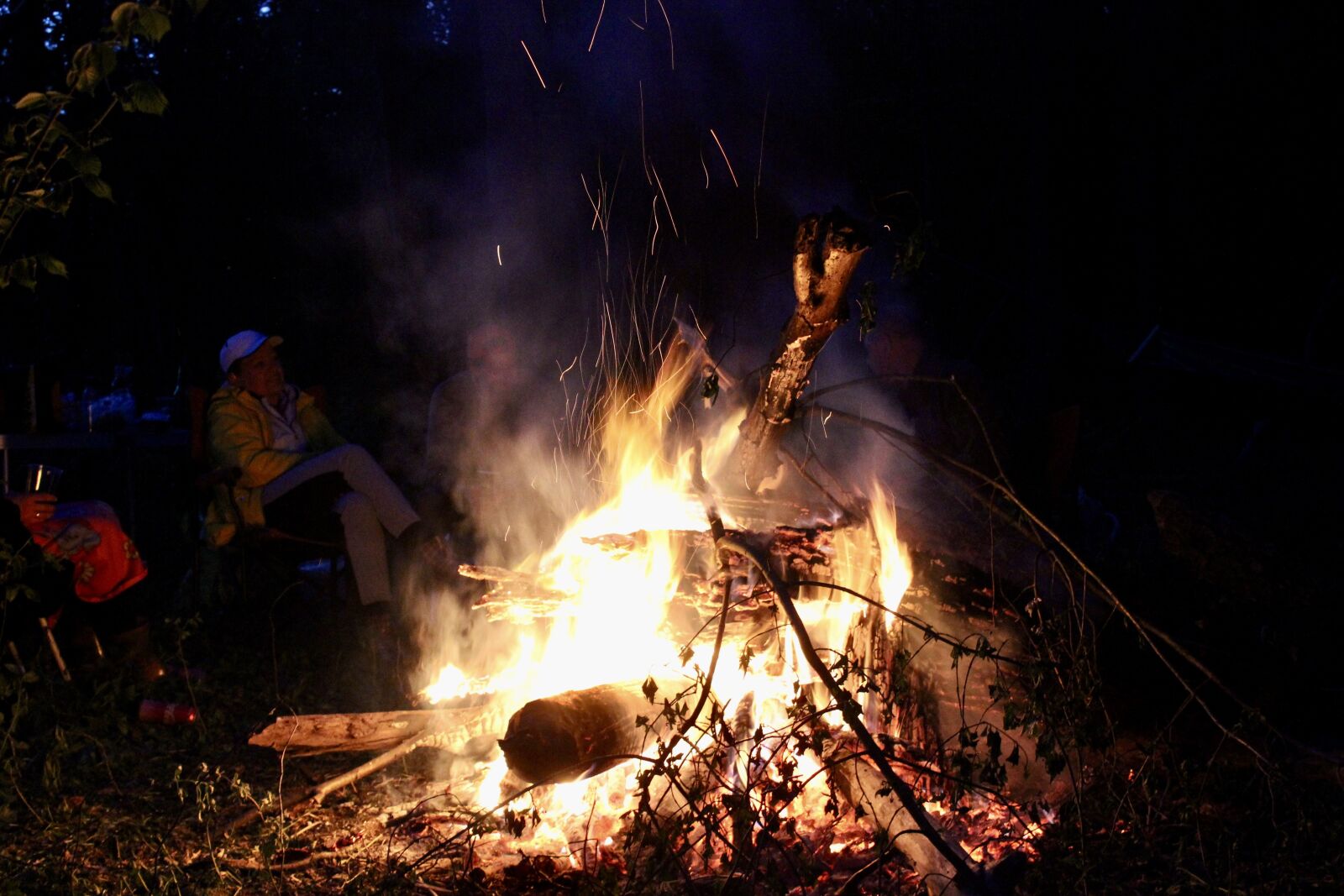 Canon EOS 600D (Rebel EOS T3i / EOS Kiss X5) sample photo. An outbreak of, fire photography
