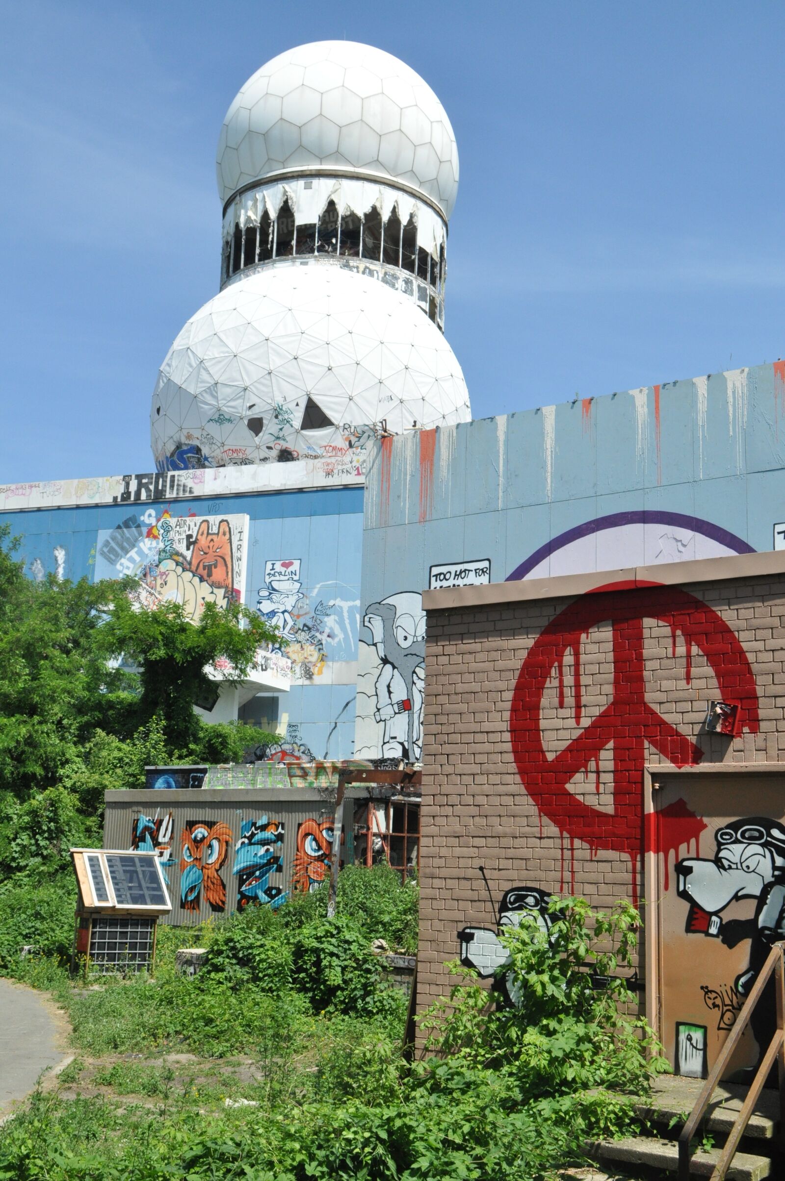 Nikon D5000 sample photo. Teufelsberg, berlin, street art photography