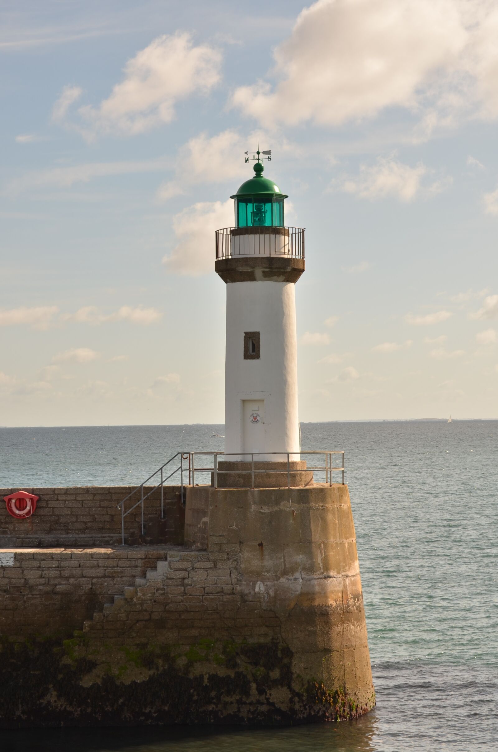 Nikon D7000 sample photo. Lighthouse, brittany, green photography
