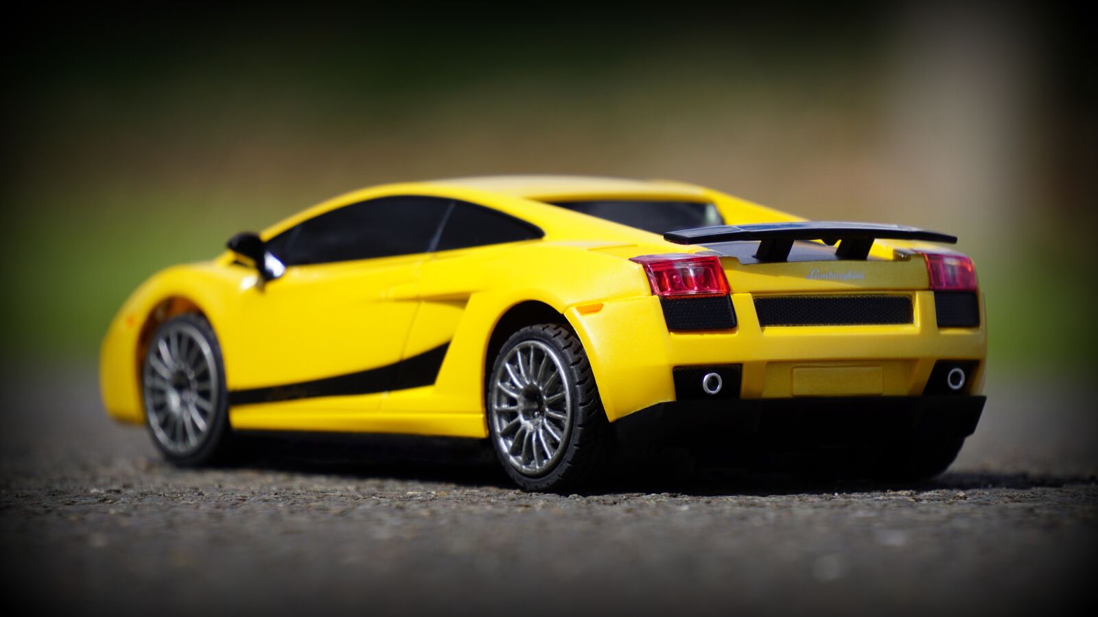 Sony E 55-210mm F4.5-6.3 OSS sample photo. Car, fast, lamborghini photography