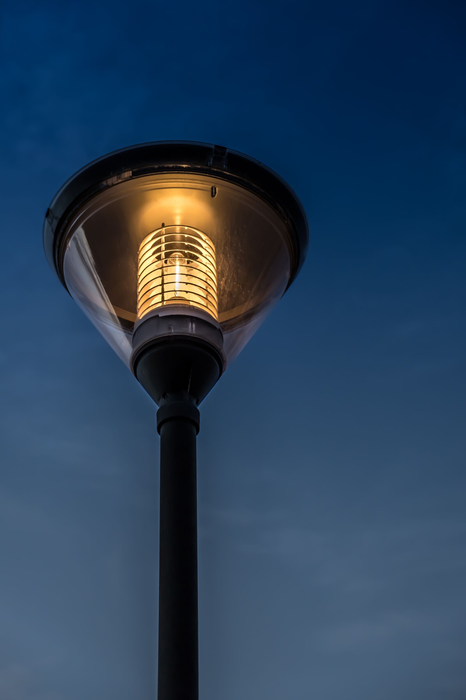 Fujifilm XF 18-55mm F2.8-4 R LM OIS sample photo. Street lamp, modern, light photography